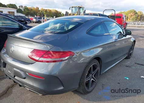 2018 Mercedes-Benz C 300 z USA, uszkodzony, nr VIN WDDWJ4JB5JF657122